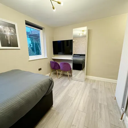 Stylish Studio Minutes Away From Wembley London Exterior photo