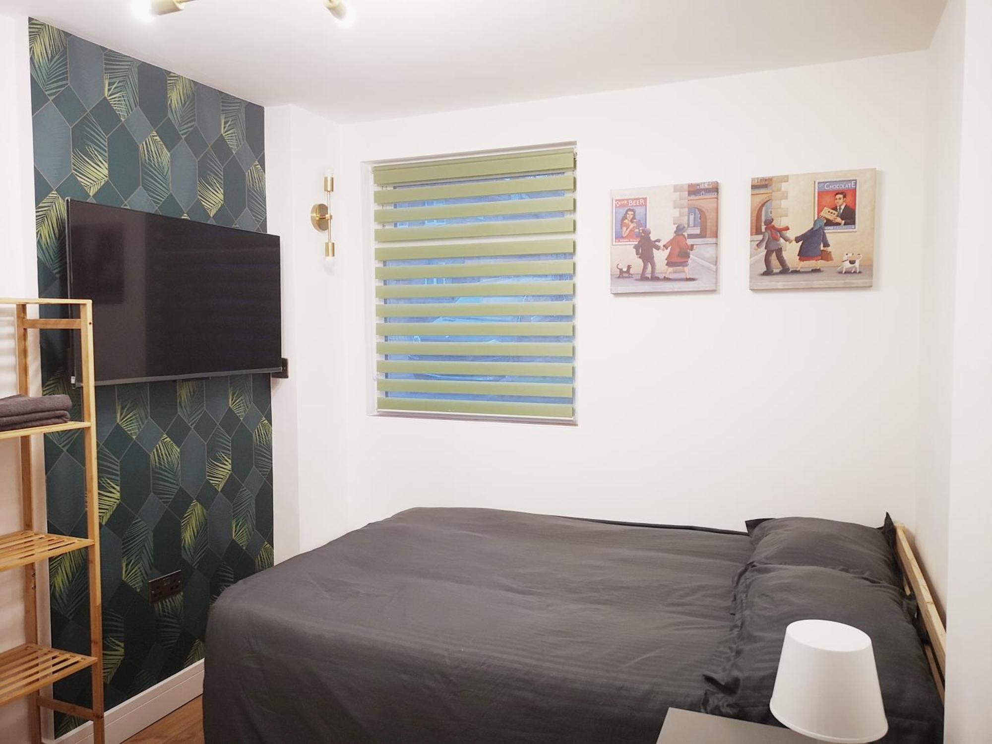 Stylish Minutes Away From Wembley Apartment