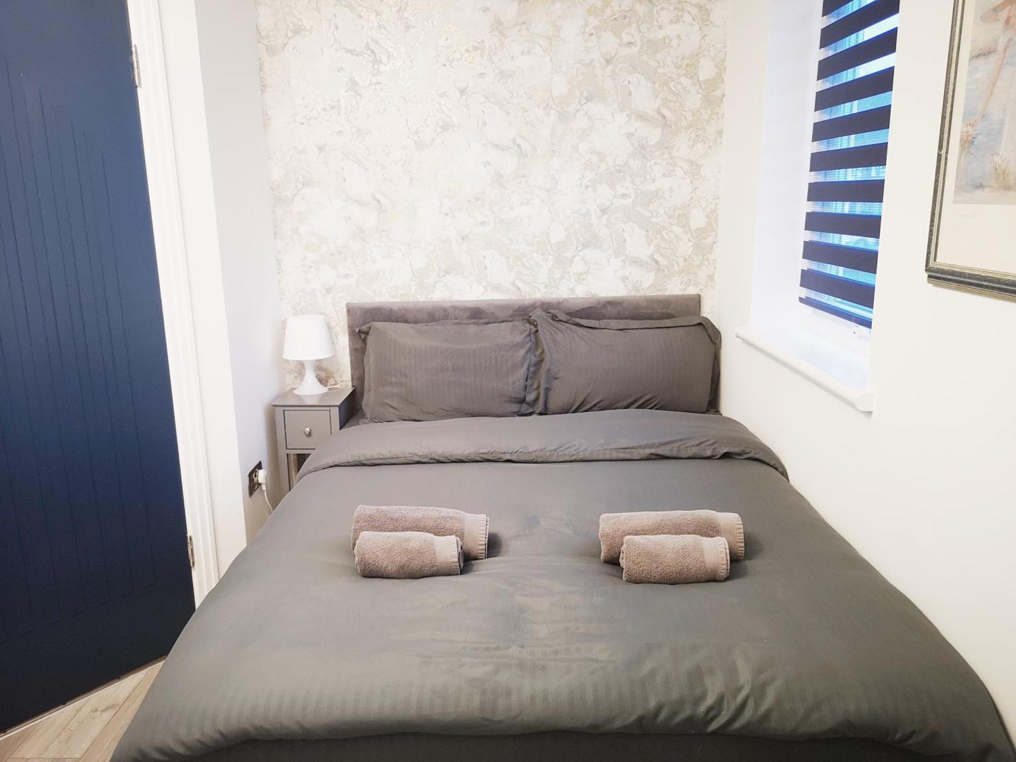 Stylish Minutes Away From Wembley Apartment