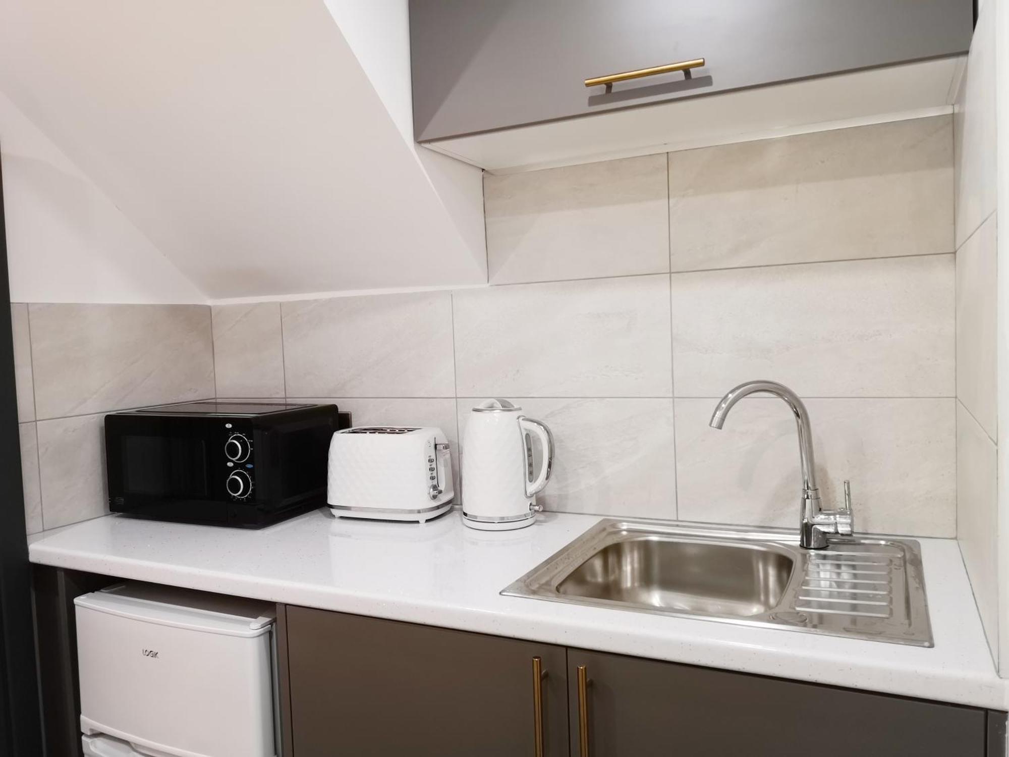 Apartment Stylish Minutes Away From Wembley *